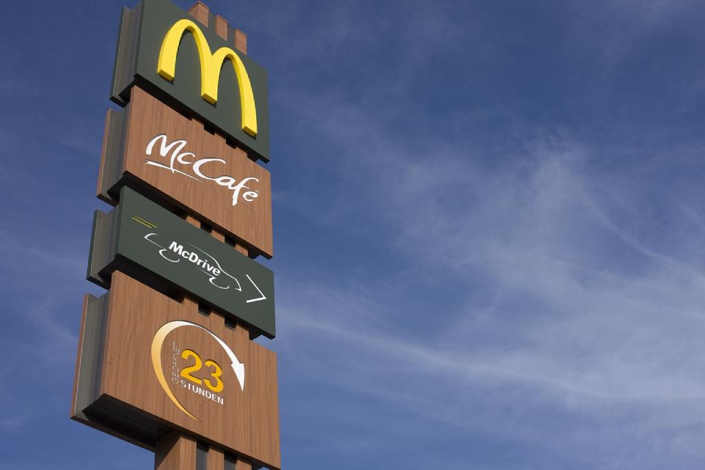 McDonald’s : les consommateurs de fast-food s’accommodent à la nouvelle vaisselle réutilisable